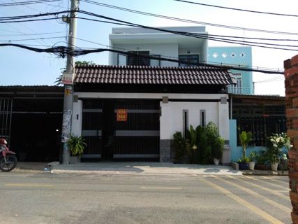 Bán nhà mặt tiền Tăng Nhơn Phú A, đường 494, DT 104m2 ngang 6.5m, 2 tầng, tiện ích bao vây